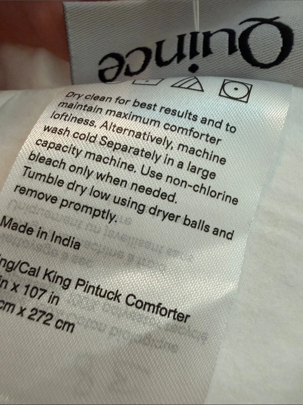 Quince Cotton Pintuck Comforter – King/Cal King – White – Excellent Return Condi